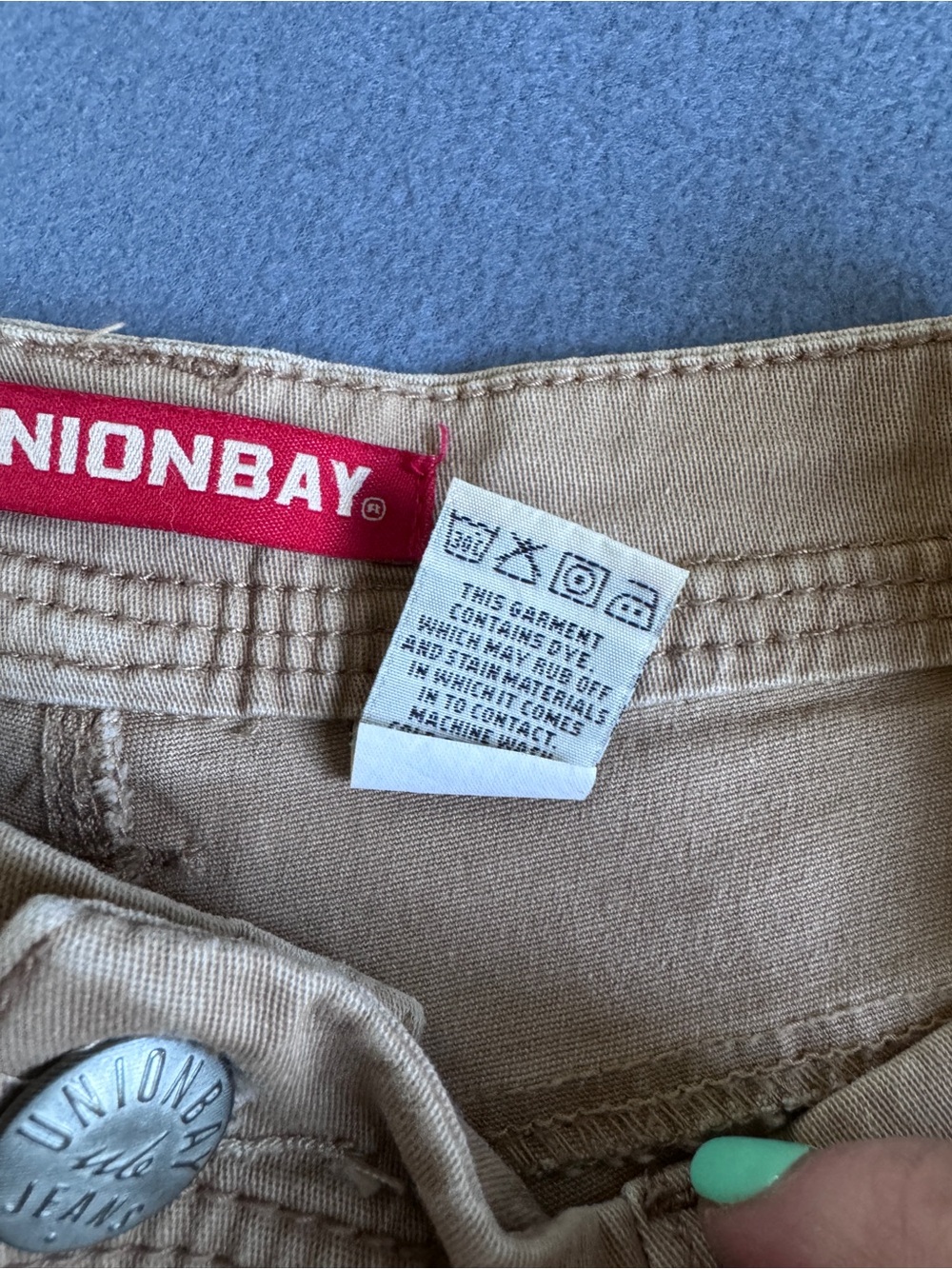 Casual Utility Khaki Shorts - Picture 4 of 5